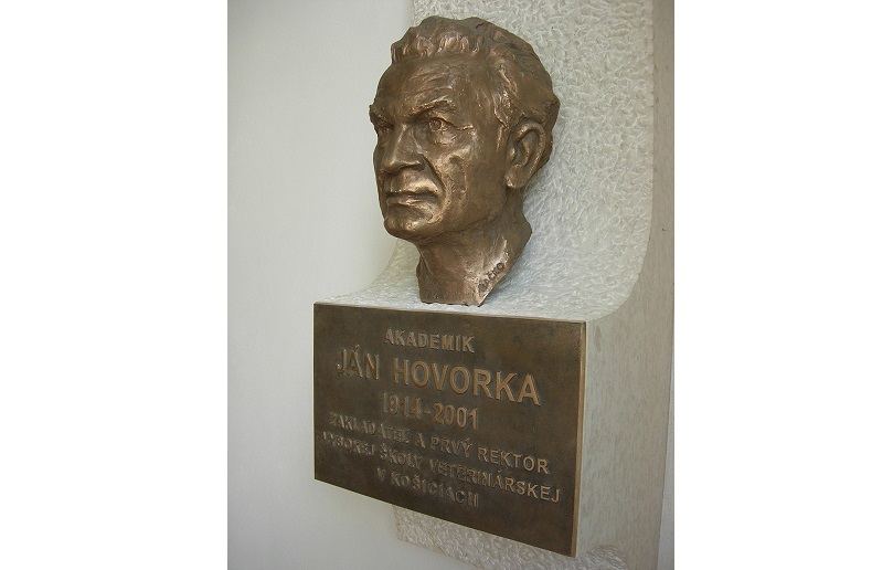 Pred 110 rokmi sa narodil prvý rektor UVLF Ján Hovorka