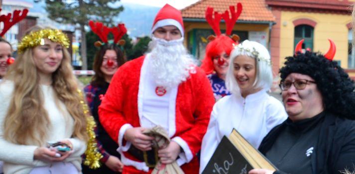 Mikuláš s pomocníčkami zapísal hriechy i dobré skutky