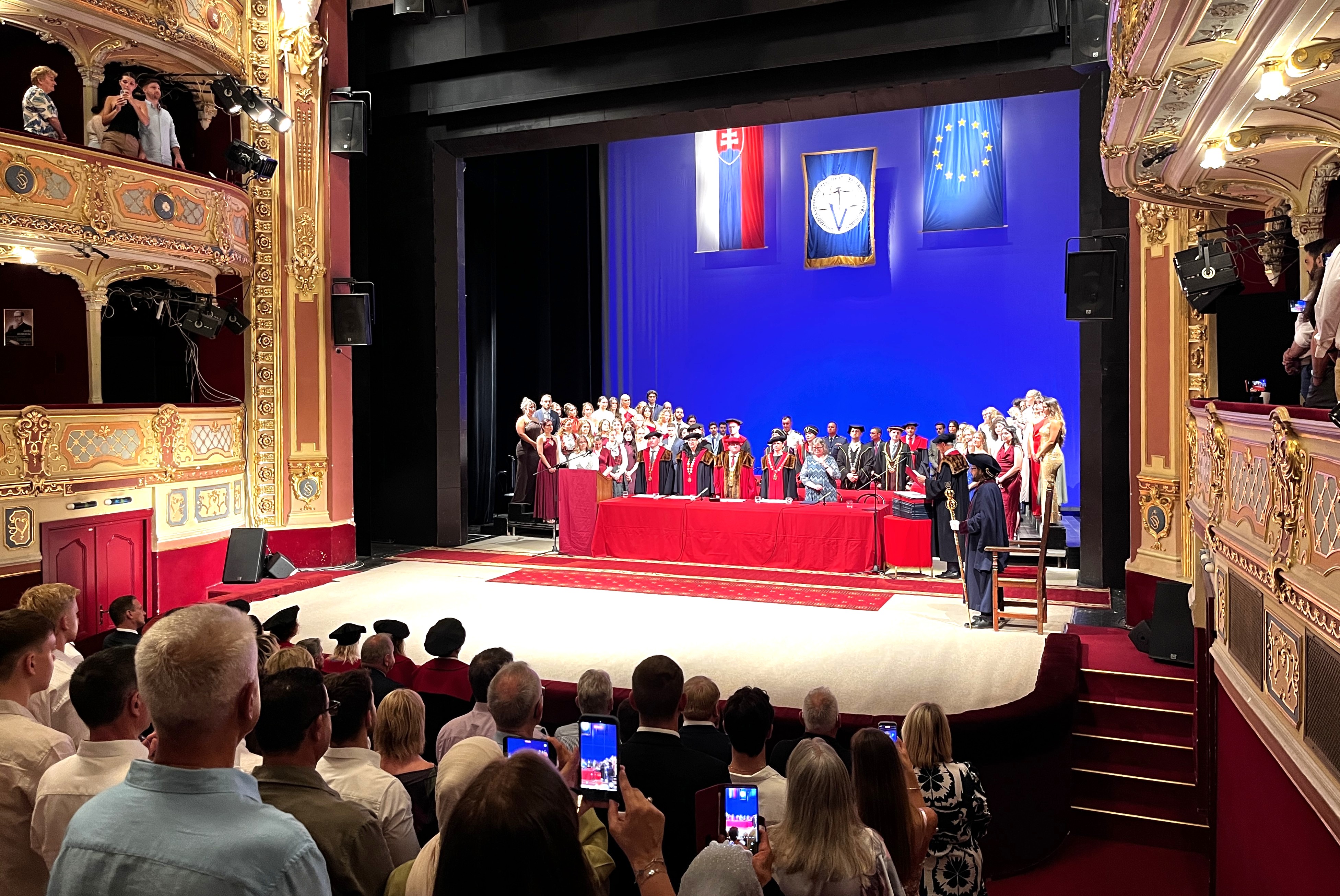 Do života vykročili noví absolventi a absolventky našej univerzity