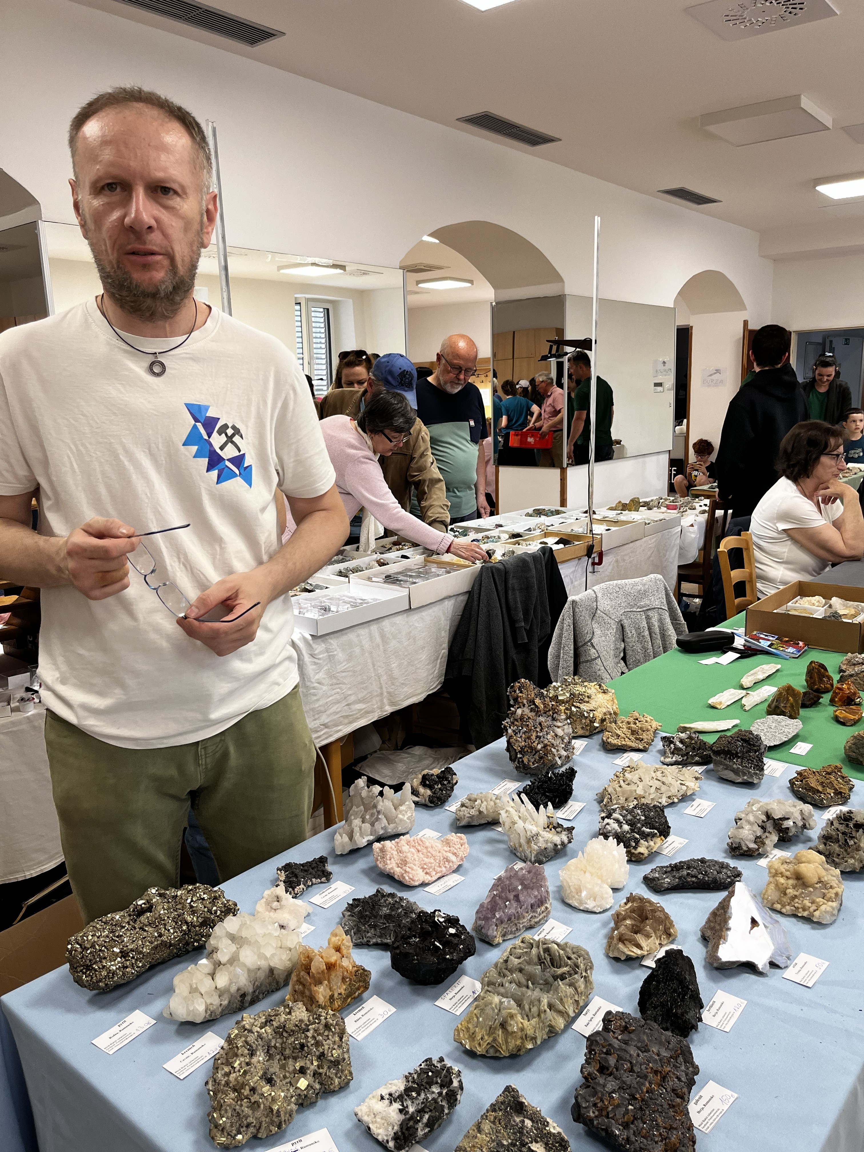 Vystava_mineralov_skamenelin_sperkov
